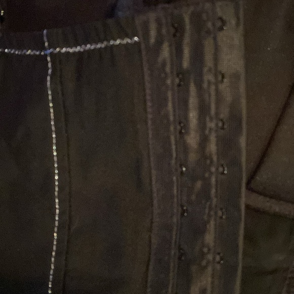 Black bustier with lace up front - Picture 3 of 10